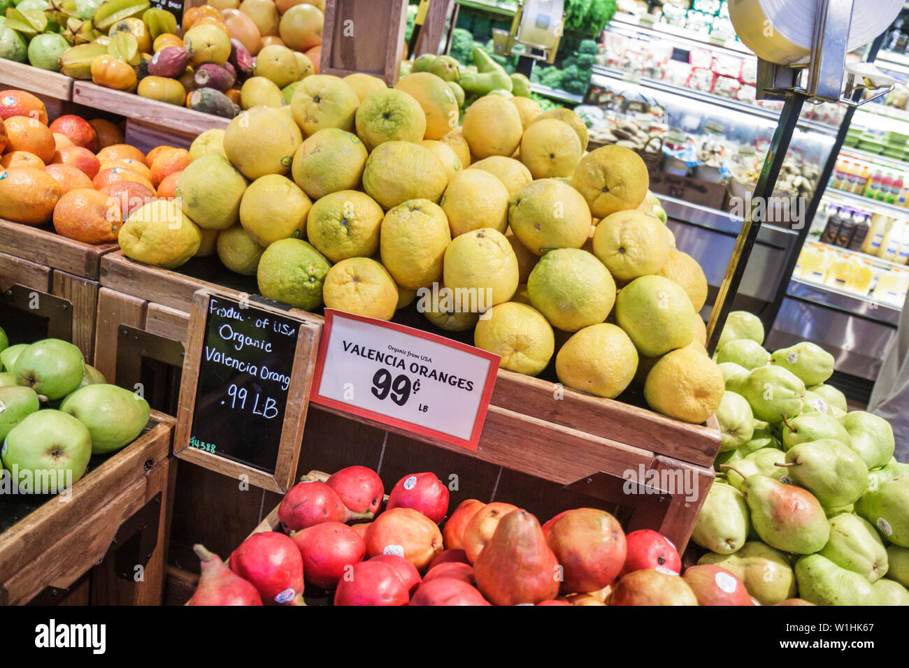 Selling oranges hi-res stock photography and images - Page 10 - Alamy, image size:1300x956