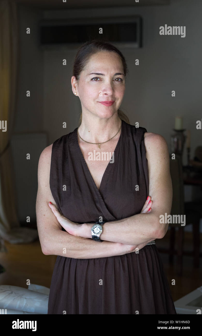 Headshot of a mature woman hi-res stock photography and images - Alamy