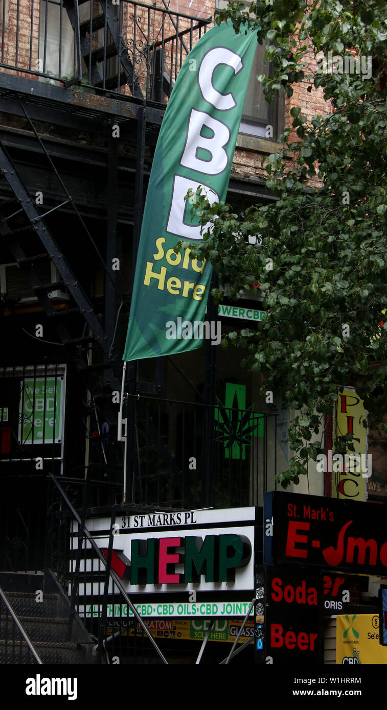 New York City New York Usa 2nd July 2019 A Cbd Sign On