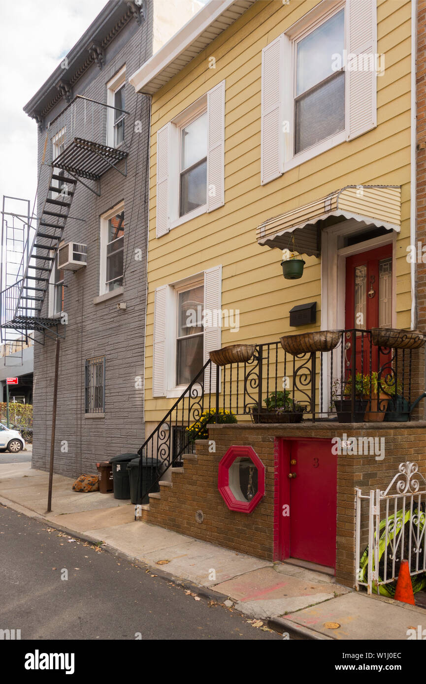 Dennet Place tiny houses Brooklyn NYC Stock Photo