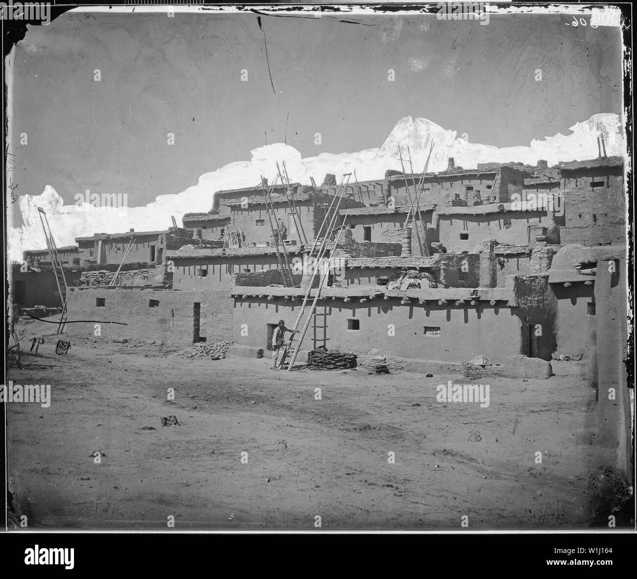 SECTION OF SOUTH SIDE OF ZUNI PUEBLO, NEW MEXICO Stock Photo Alamy