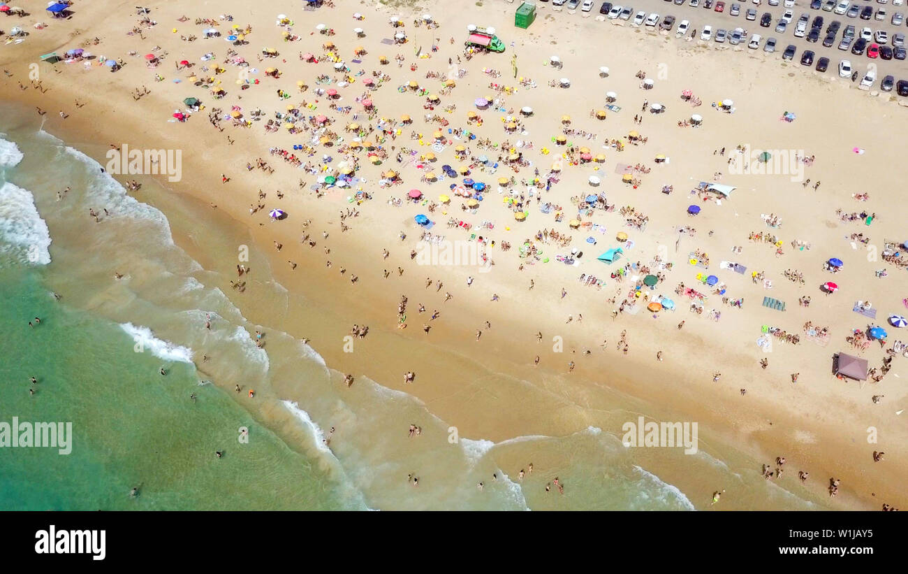 Tropical island beach crowded aerial hi-res stock photography and ...