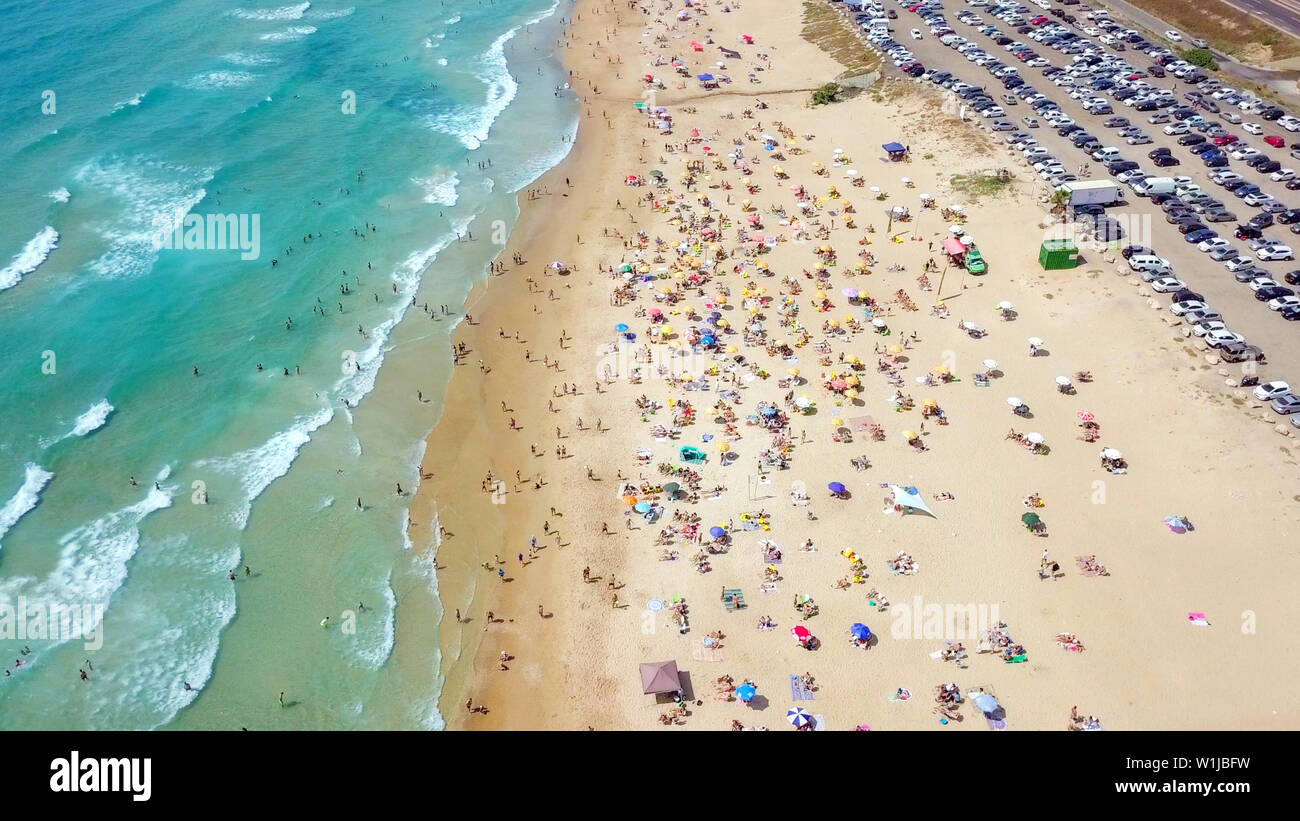Tropical island beach crowded aerial hi-res stock photography and ...