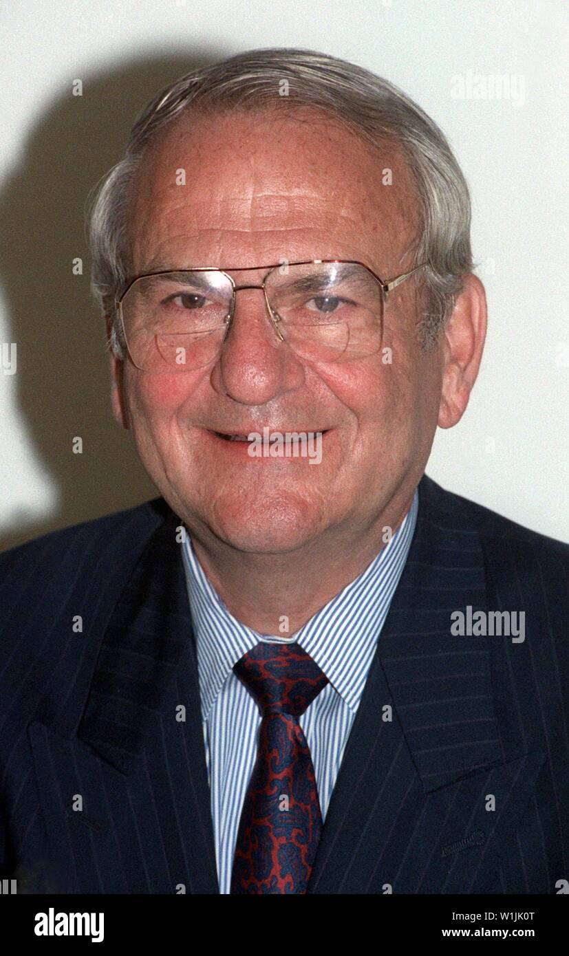The management chairman of the American automaker Chrysler, Lee Iacocca, photographed during the International Motor Show (IAA) on September 13, 1989 in Frankfurt am Main. | usage worldwide Stock Photo
