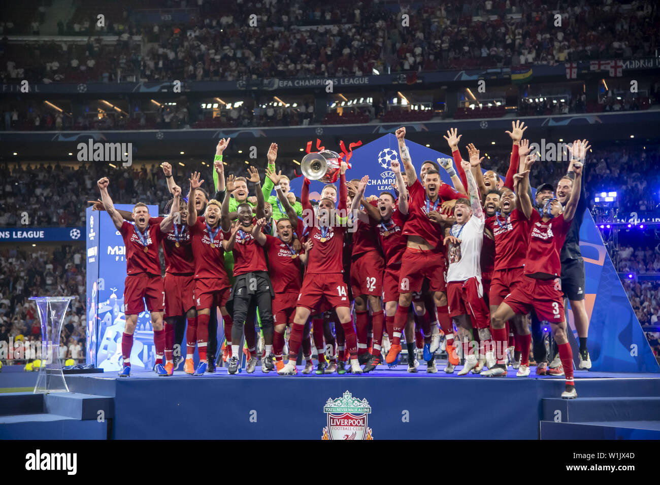 Watch: Liverpool Lift The Champions League Trophy - The Liverpool Offside
