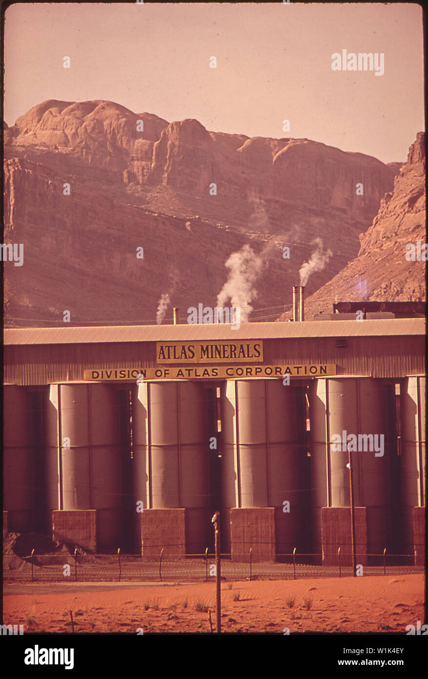 URANIUM MILL JUST OUTSIDE OF MOAB. THE ORE COMES FROM A MINE ABOUT 25 MILES AWAY. THE REGION IS RICH IN URANIUM AND POTASH. THESE MINERALS ARE THE BASIS OF THE TWO MAJOR INDUSTRIES OF THE AREA Stock Photo