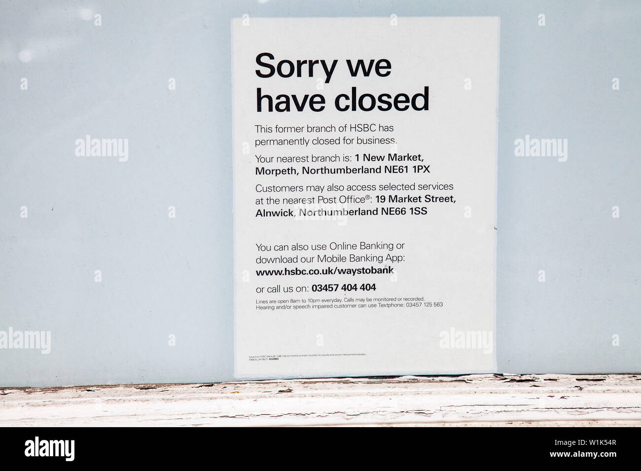 A Letter In A Window Of The Former Hsbc Bank Branch In Alnwick Northumberland England Uk Informing Customers Of Its Closure Stock Photo Alamy