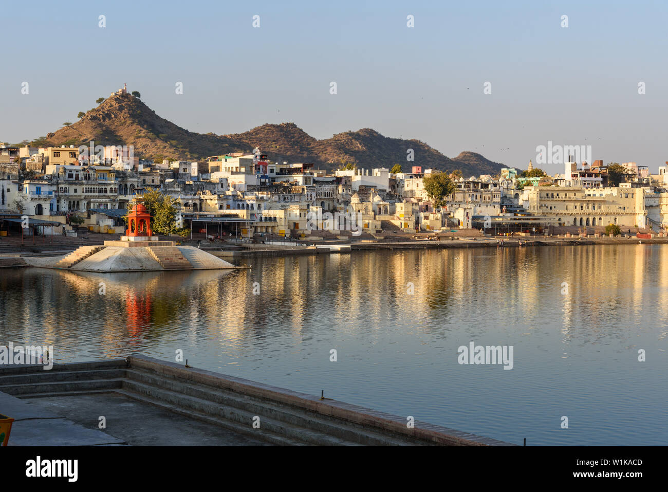 Ghats and temple at Pushkar holy lake in Rajasthan. India Stock Photo ...