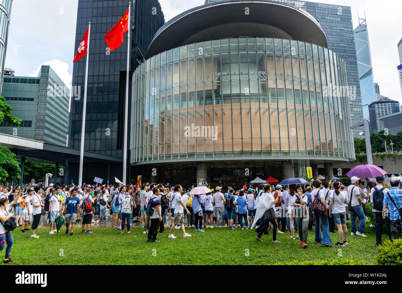 Protest in HK: counter protesters at pro-police rally Stock Photo