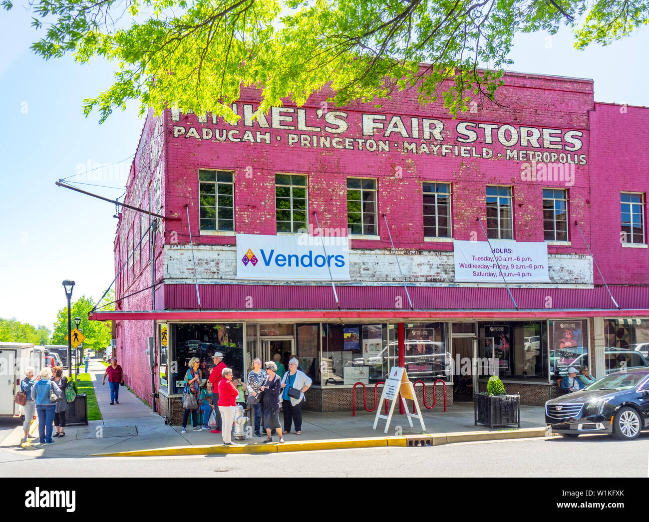Quilters standing outside Finkel's Fair Store on Kentucky Avenue during