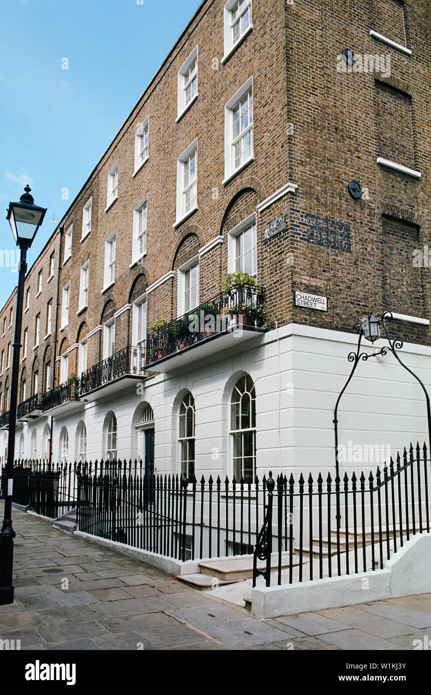 houses on the corner of Myddleton Square and Chadwell Street