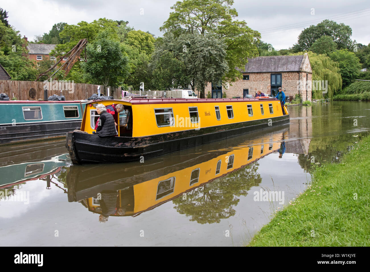 Narrow boats at Tardebigge Wharf on the Worcester and Birmingham canal, Worcestershire, England, UK Stock Photo