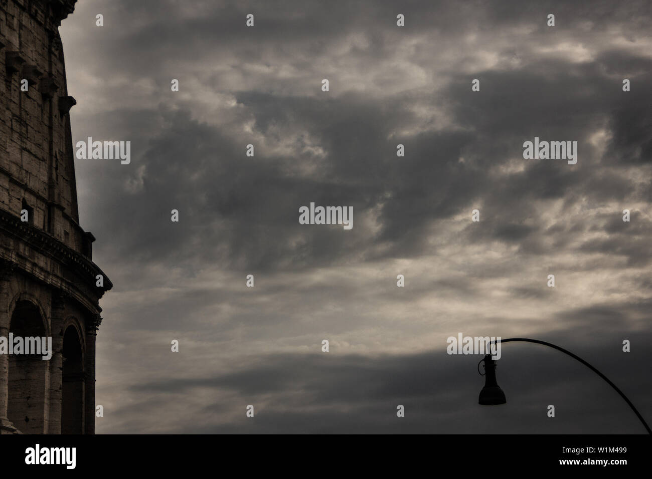 Dark sky sunset hi-res stock photography and images - Alamy