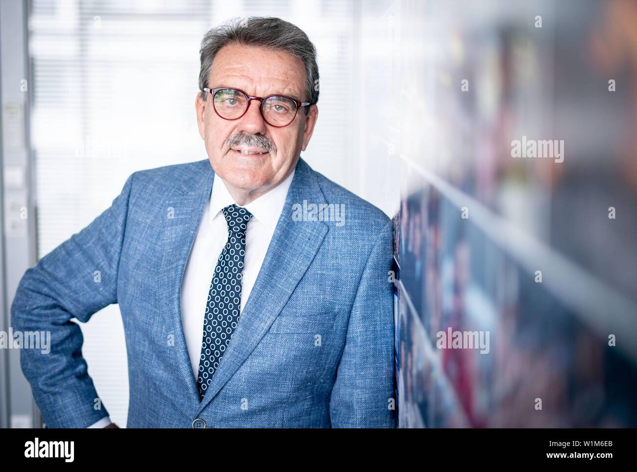 Hugo muller hi-res stock photography and images - Page 2 - Alamy