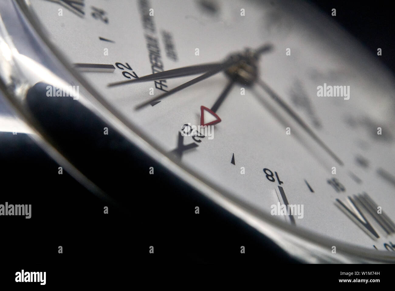 FREDERIQUE CONSTANT Mod. CLASSIC GMT main image 1