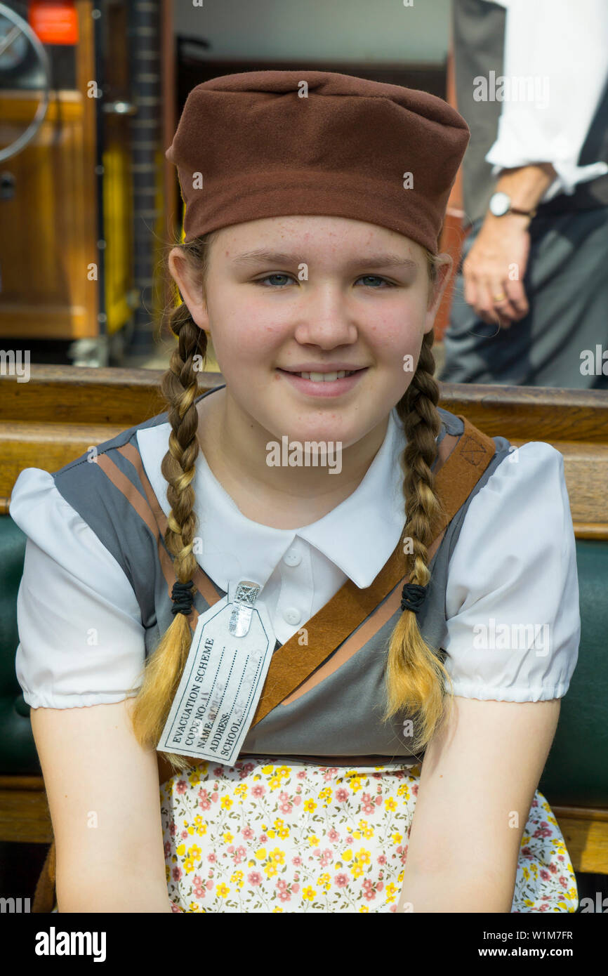 Girl Evacuee Stock Photos Girl Evacuee Stock Images Alamy