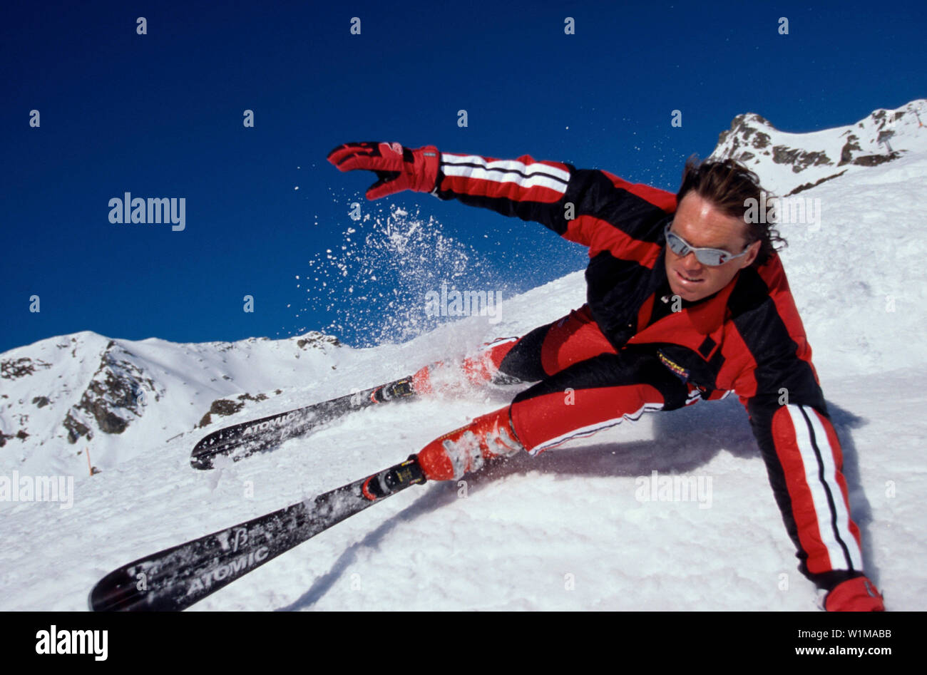 Ski, Carving extrem, Sports Stock Photo: 259217375 - Alamy