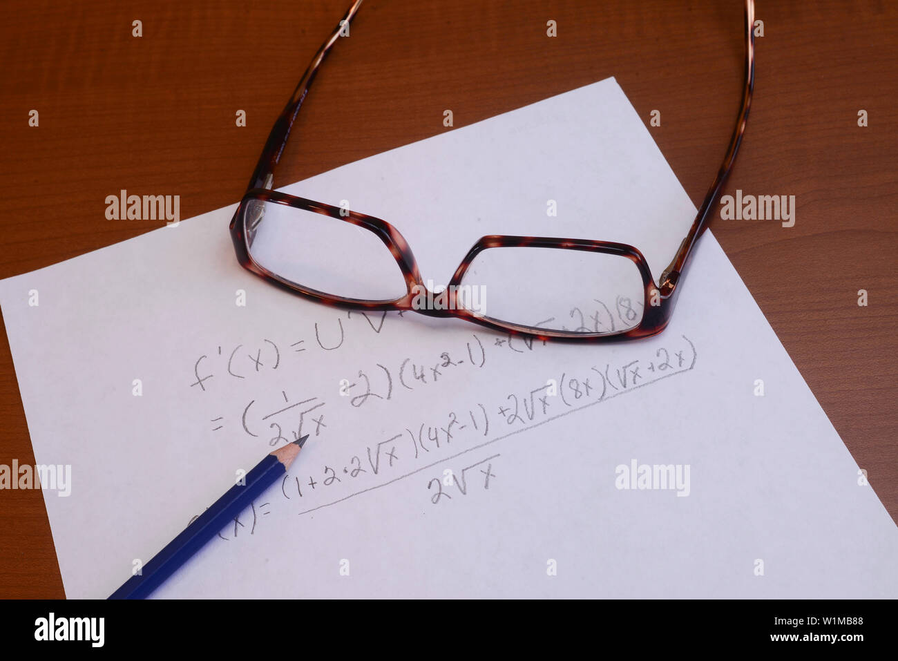 Scientific Equation Hi-res Stock Photography And Images - Alamy