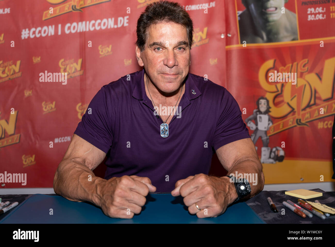 The bodybuilder and actor lou ferrigno hi res stock photography and images Alamy