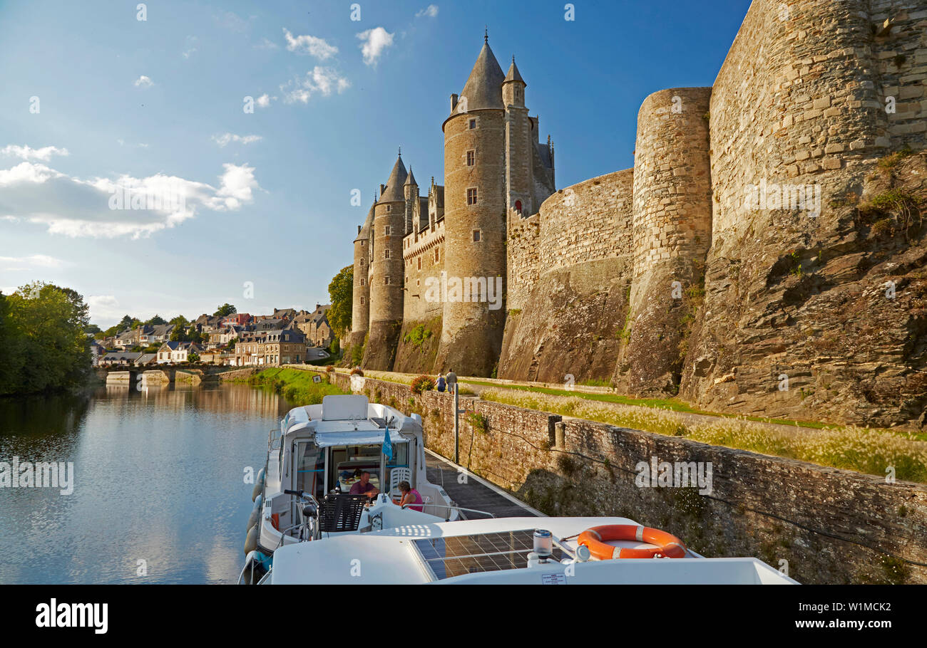 View at Josselin at lock 35, Josselin, River Oust and, Canal de Nantes