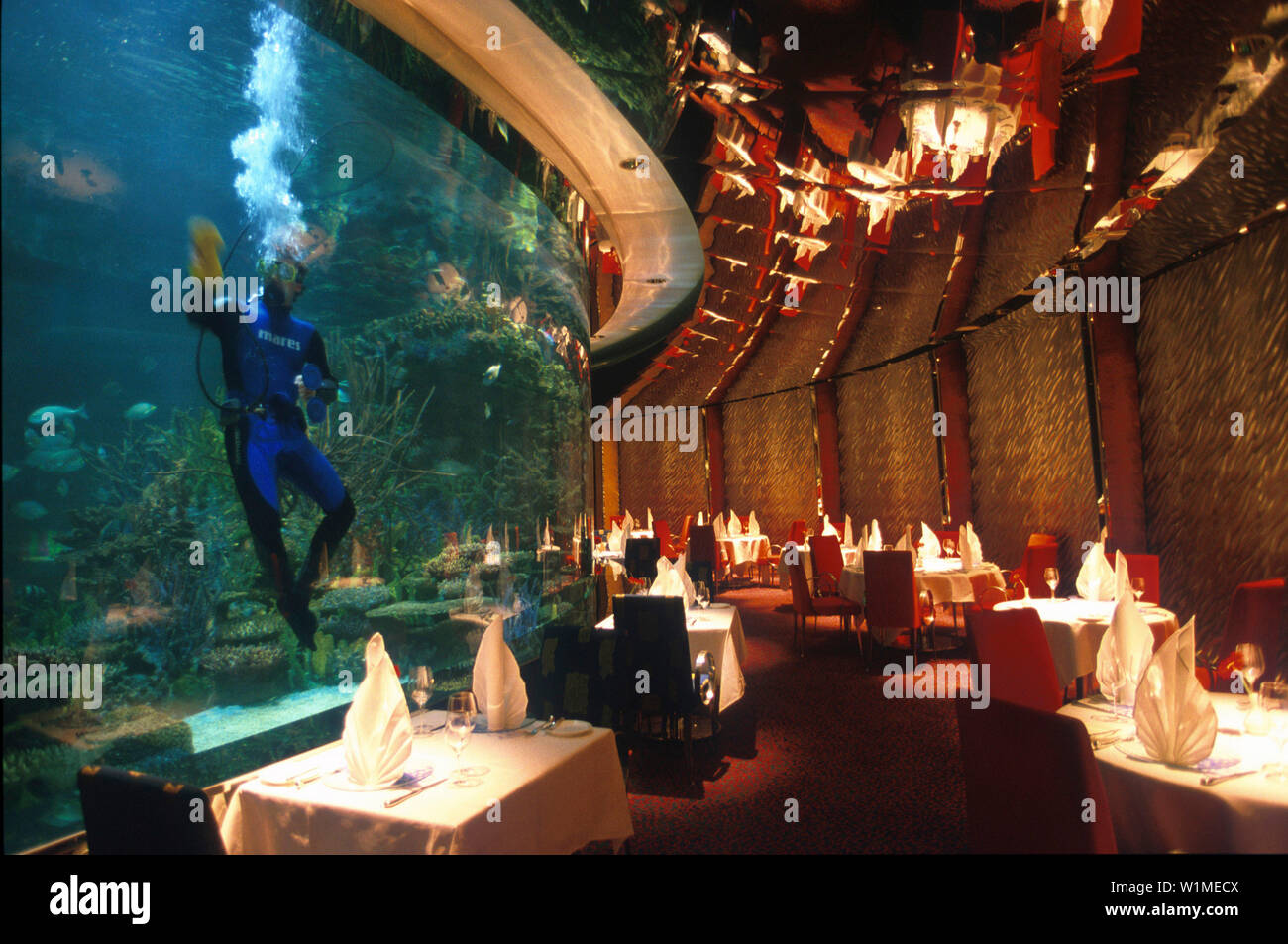 Al Mahara Restaurant, Burj Al Arab Hotel, Dubai Vereinigte Arabische Emirate Stock Photo