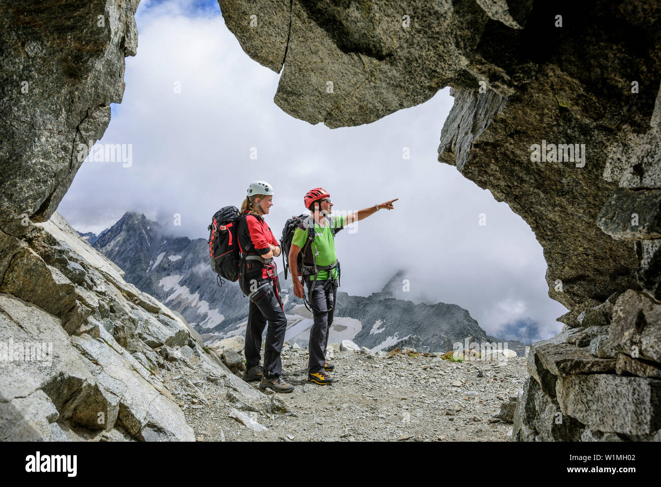 Sentiero adamello hi-res stock photography and images - Alamy