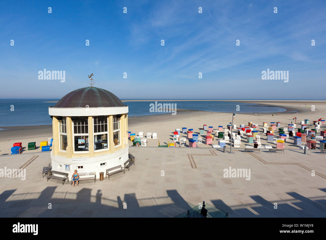 Pavilion on the beach promenade, Borkum, Ostfriesland, Lower Saxony, Germany Stock Photo