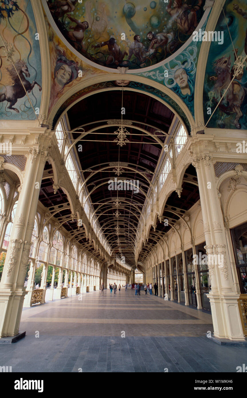 Arcade kolonnade hires stock photography and images Alamy