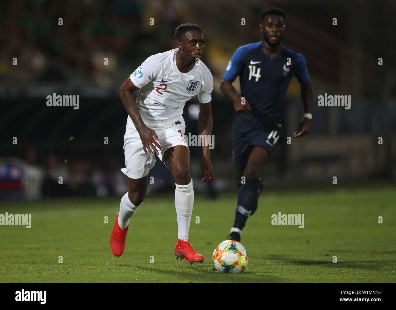 aaron-wan-bissaka-england-stock-photo-alamy