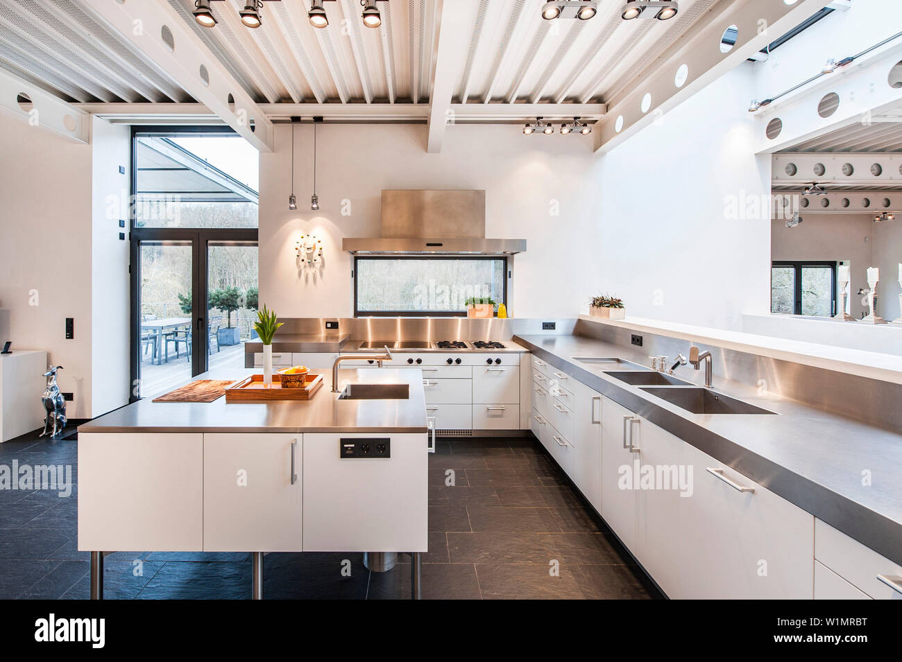 Bauhaus Interior Design Kitchen - Francine