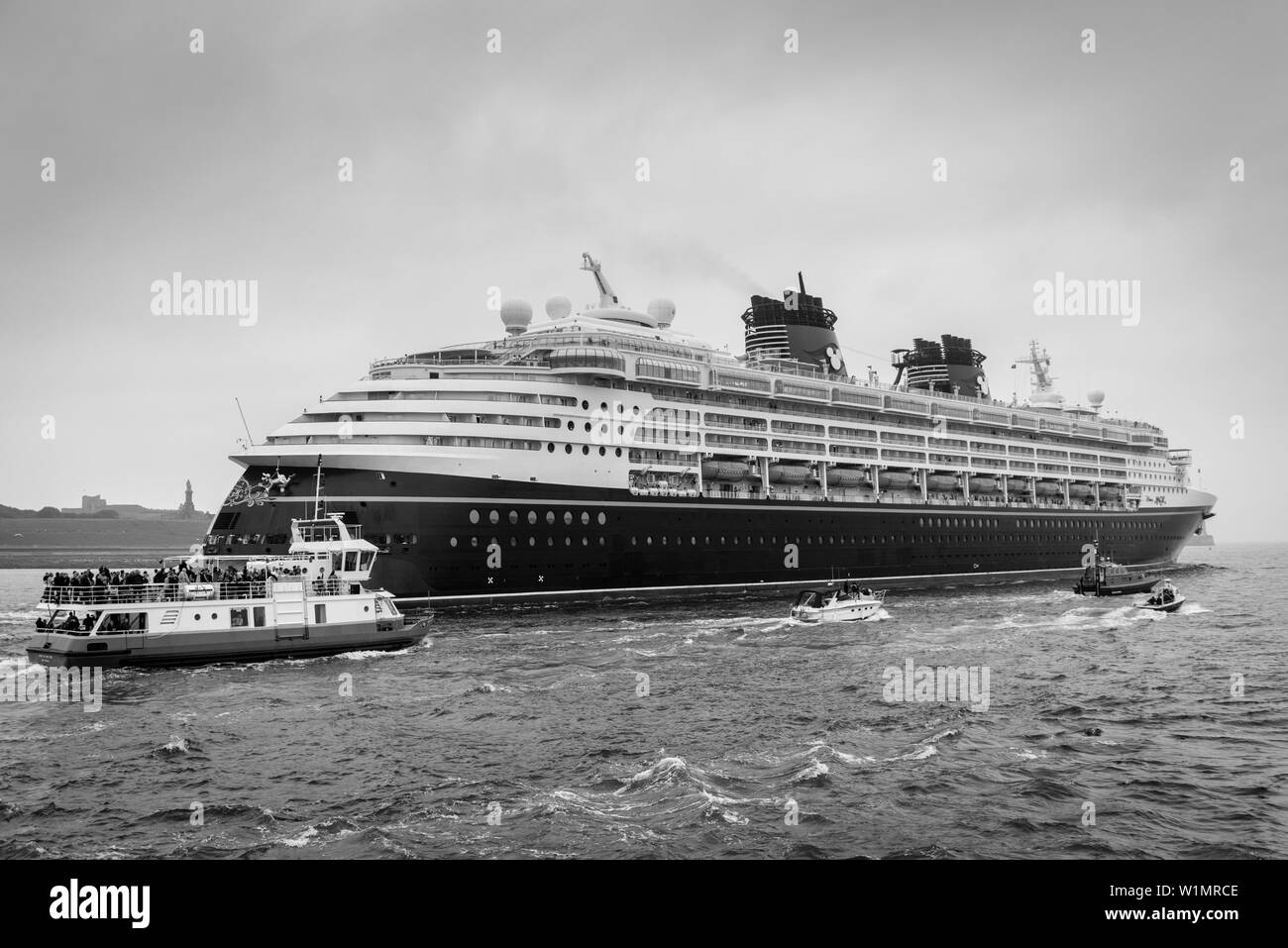 Cruiseship Black and White Stock Photos & Images - Alamy