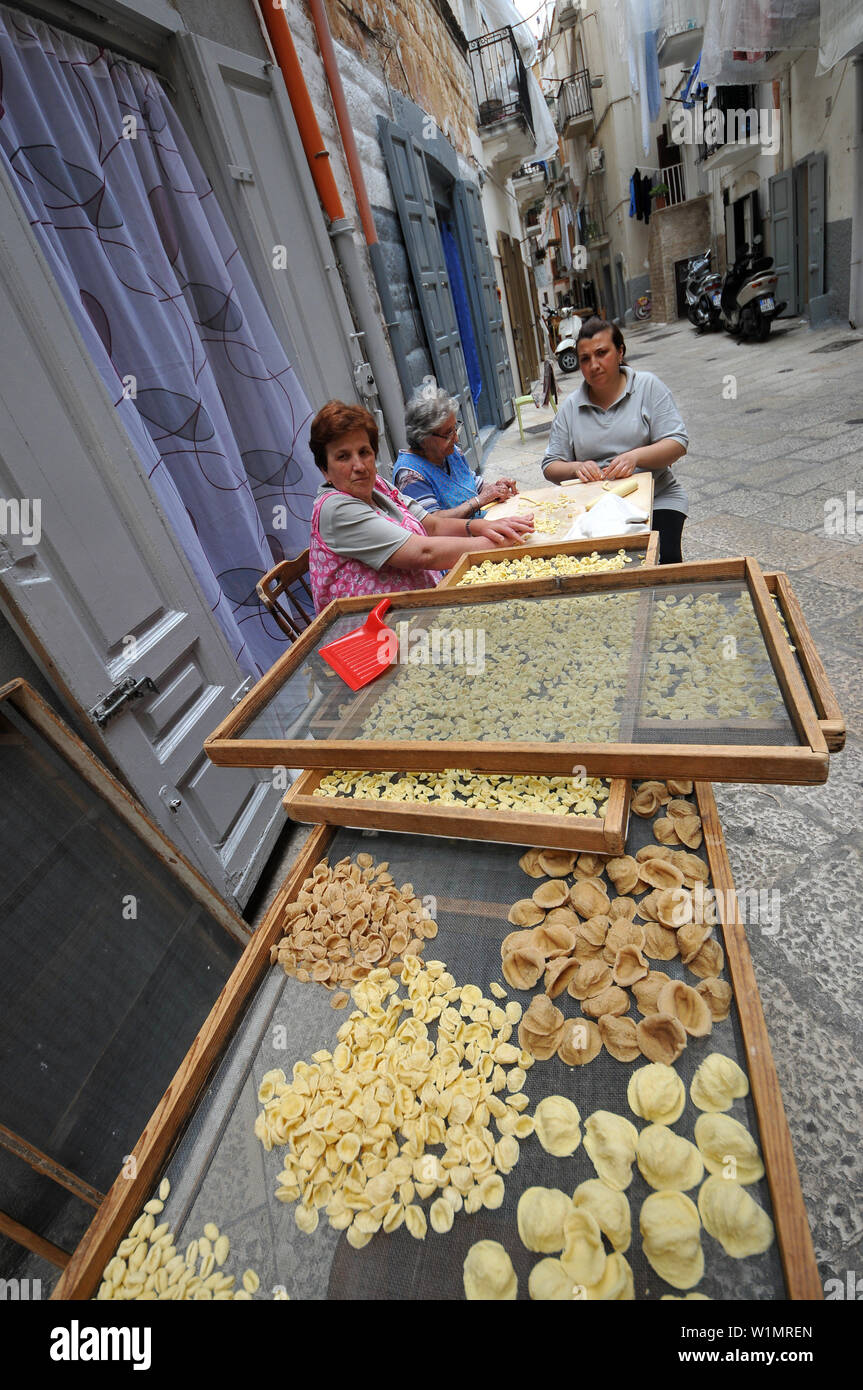Bari women hires stock photography and images Alamy