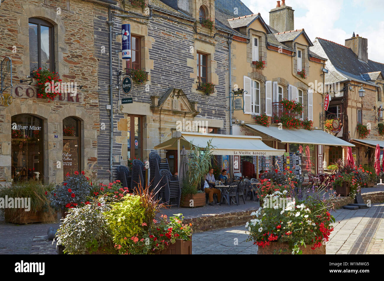 Walk through the old city of Malestroit, River Oust and, Canal de Nantes à  Brest, Departement Morbihan, Brittany, France, Europe Stock Photo - Alamy