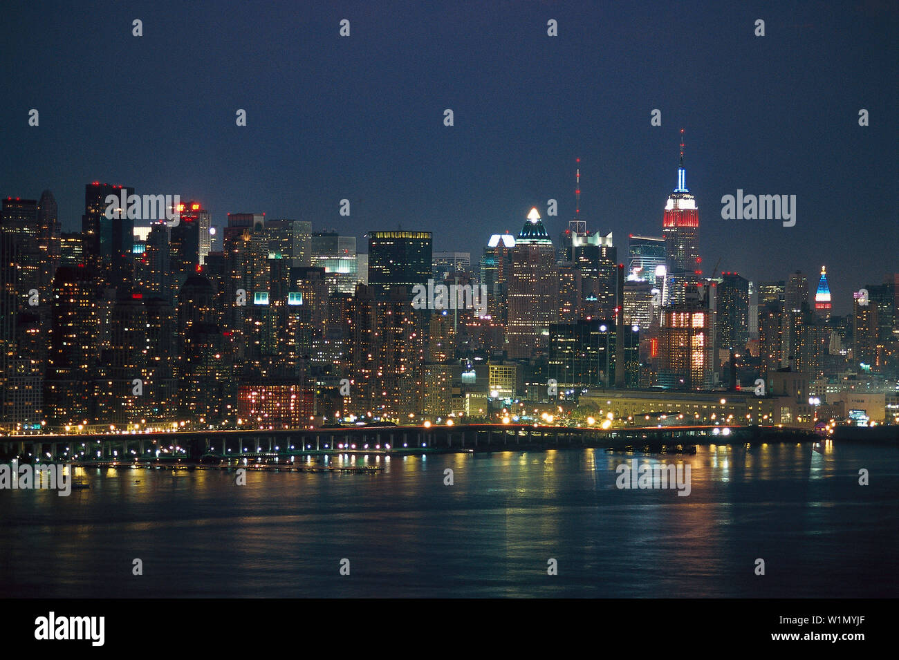 New york harbour night hi-res stock photography and images - Alamy