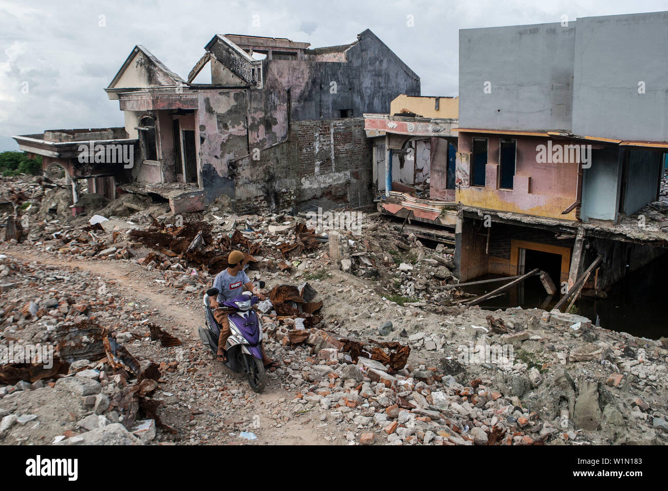 190703 Palu July 3 2019 Xinhua A Man Rides A Motorbike