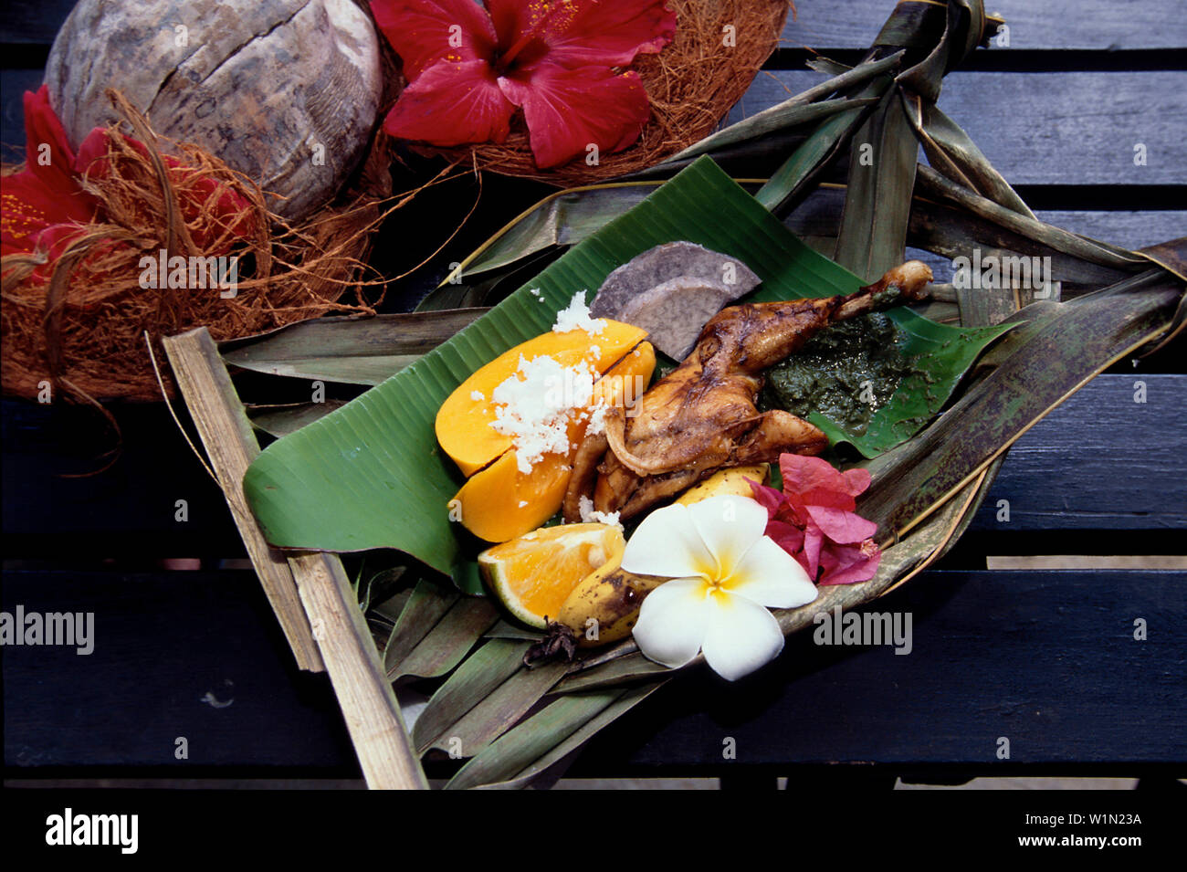 Traditionelles Gericht auf Bananenblatt, Rarotonga Cook Islands Stock Photo