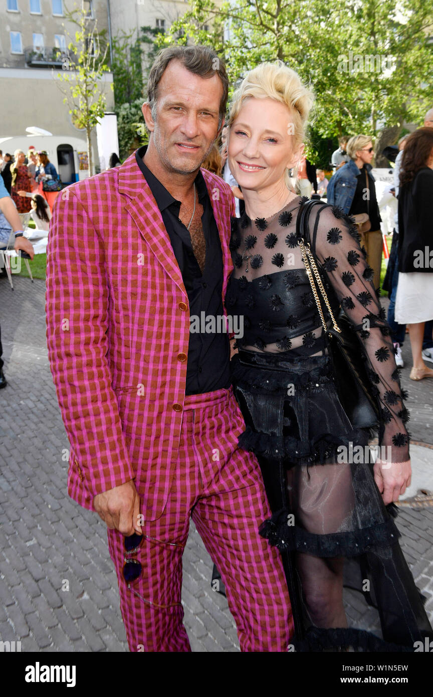 Thomas Jane and Anne Heche at the Klambt Style Cocktail during the Berlin Fashion Week Spring/Summer 2020 at La Soupe Populaire Canteen on July 2, 2019 in Berlin, Germany. Stock Photo
