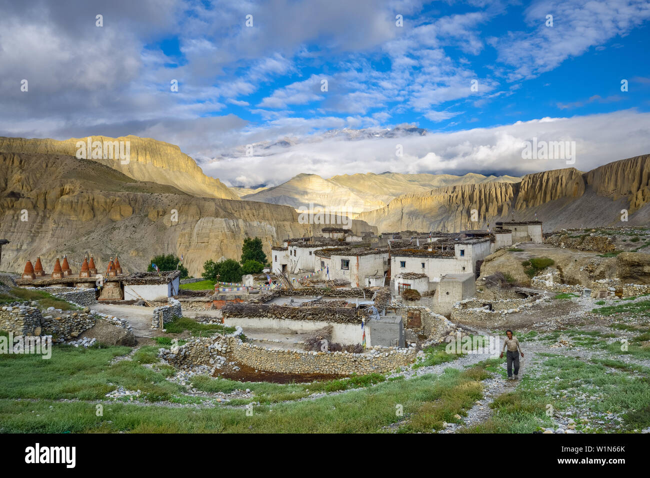 Tangge, tibetian village with a buddhist Gompa in the Kali Gandaki