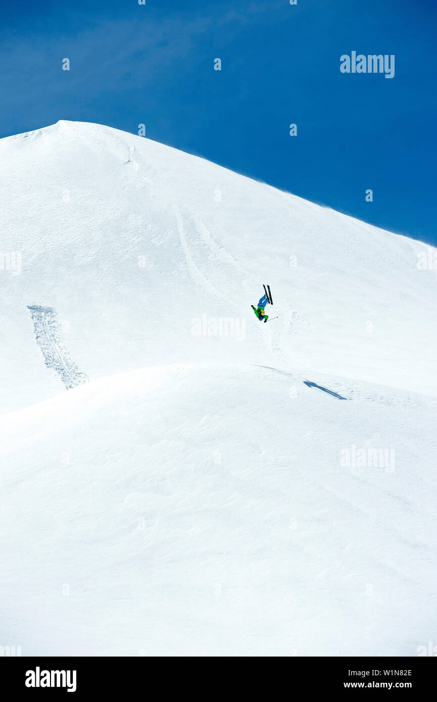 Freeskier doing a backflip, Hintertux Glacier, Zillertal, Tyrol Österreich Stock Photo