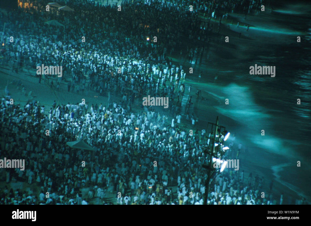 Menschen Am Strand Rio De Janeiro Brasilien Stock Photo Alamy