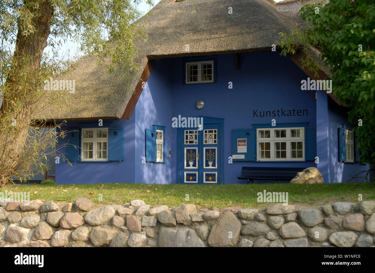 Ahrenshoop, Kunstkaten, house with thatched roof, Mecklenburg-Pomerania, Germany, Europe Stock Photo