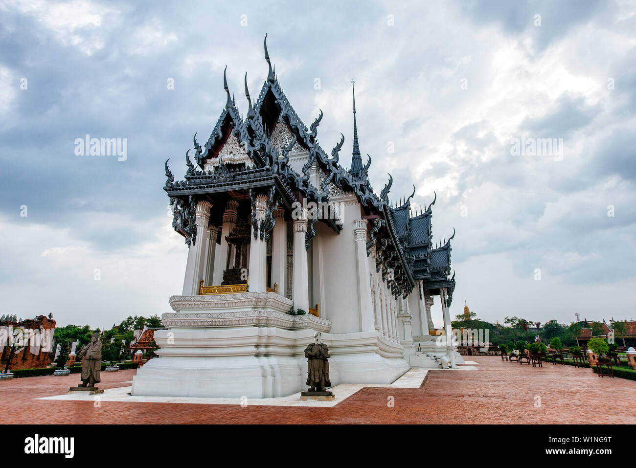 Beautiful temple in Bangkok Stock Photo - Alamy