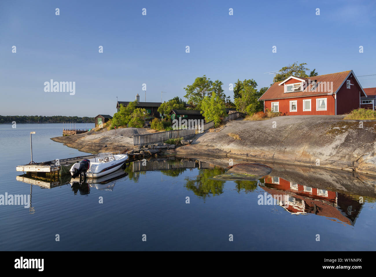Swedish Cottage In Berg On The Island Of Moeja In Stockholm Archipelago Uppland Stockholms Land South Sweden Sweden Scandinavia Northern Europe Stock Photo Alamy