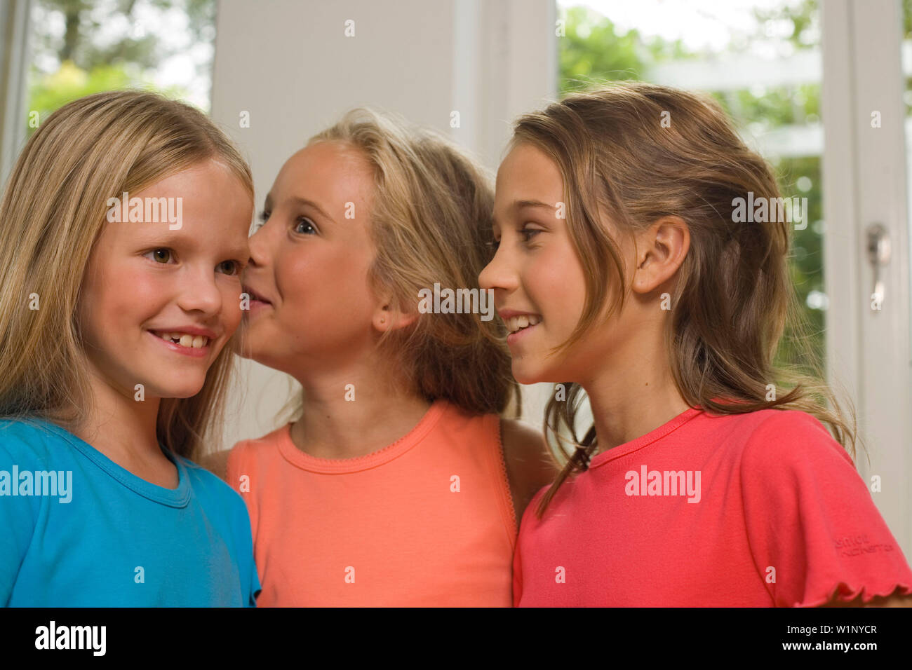 Long hairs girls hi-res stock photography and images - Alamy
