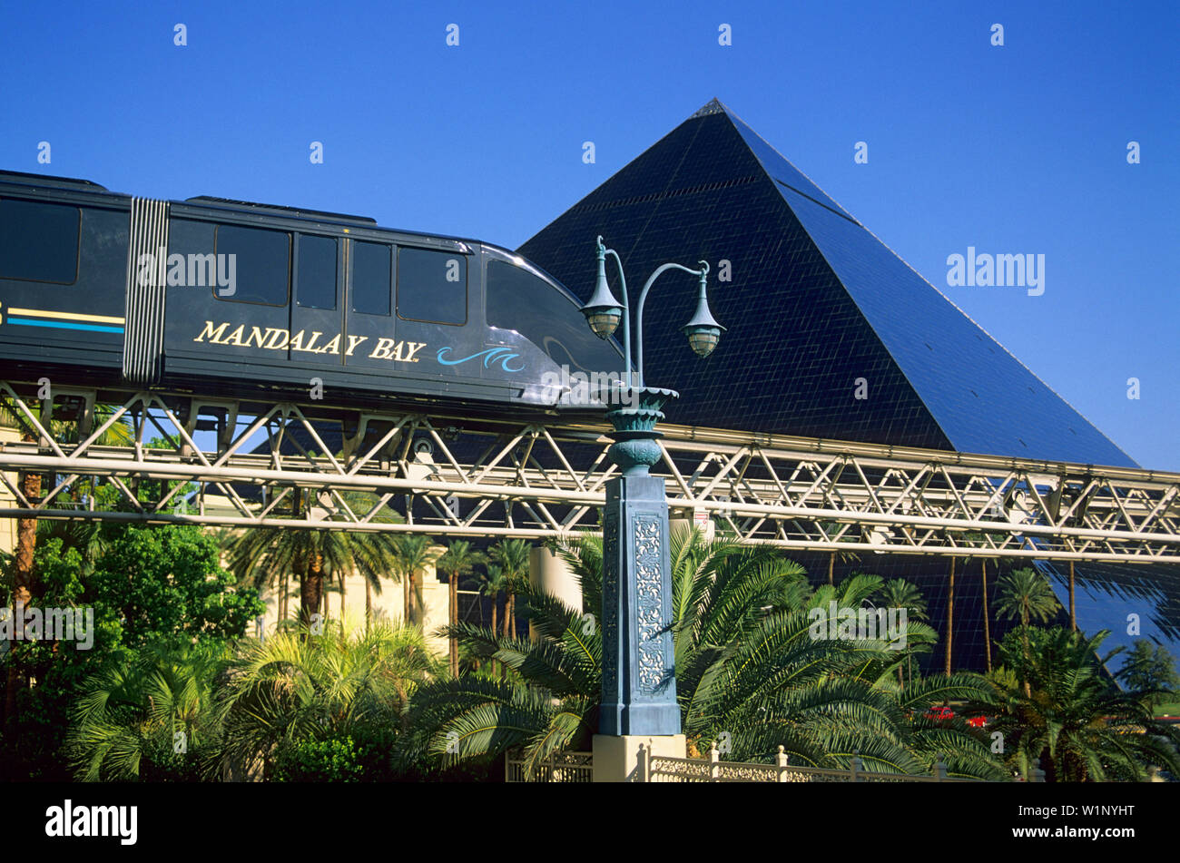 Skytrain with The Luxor, The Luxor Hotel and Casino, Las Vegas Boulevard, Las  Vegas, Nevada, USA Stock Photo - Alamy