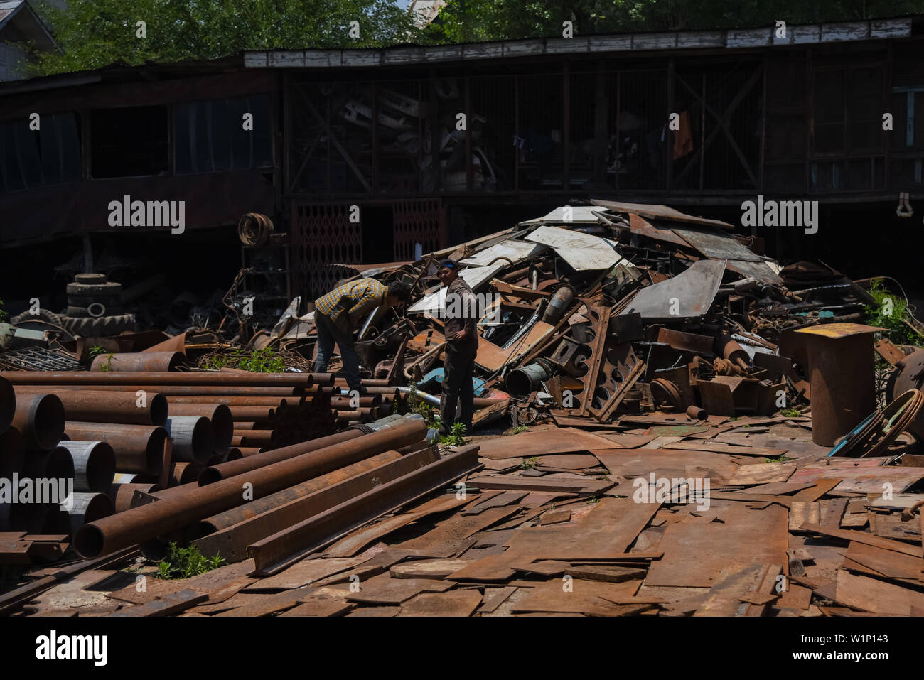 Electronic scrap being recycling hi-res stock photography and images ...