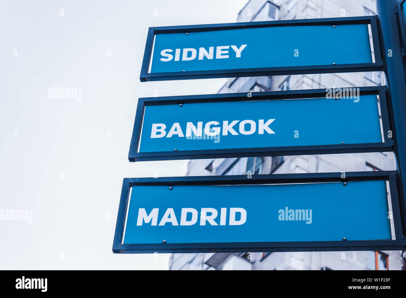 Signpost of world countries hi-res stock photography and images - Alamy