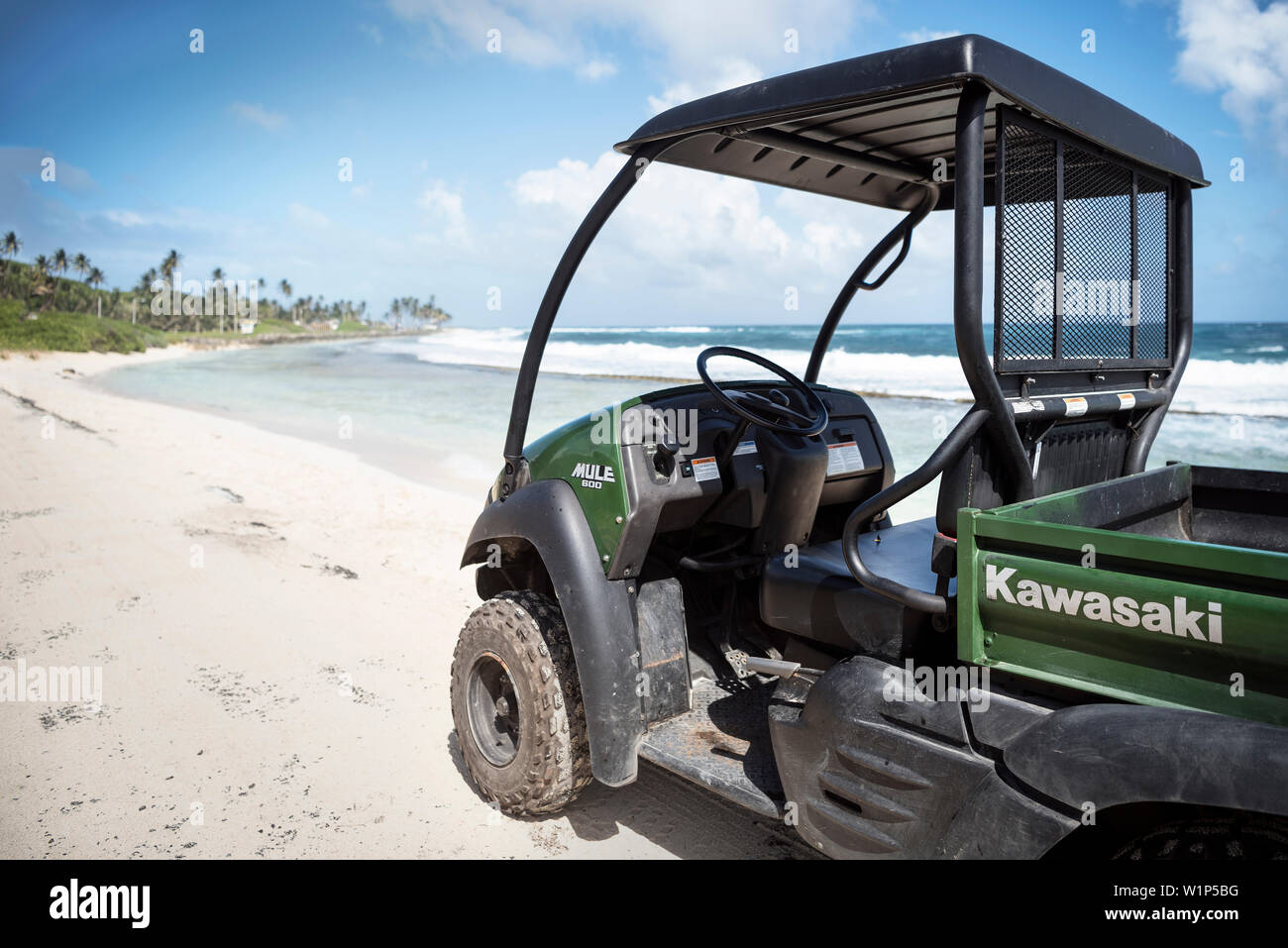 Golf buggy colombia hi-res stock photography and images - Alamy