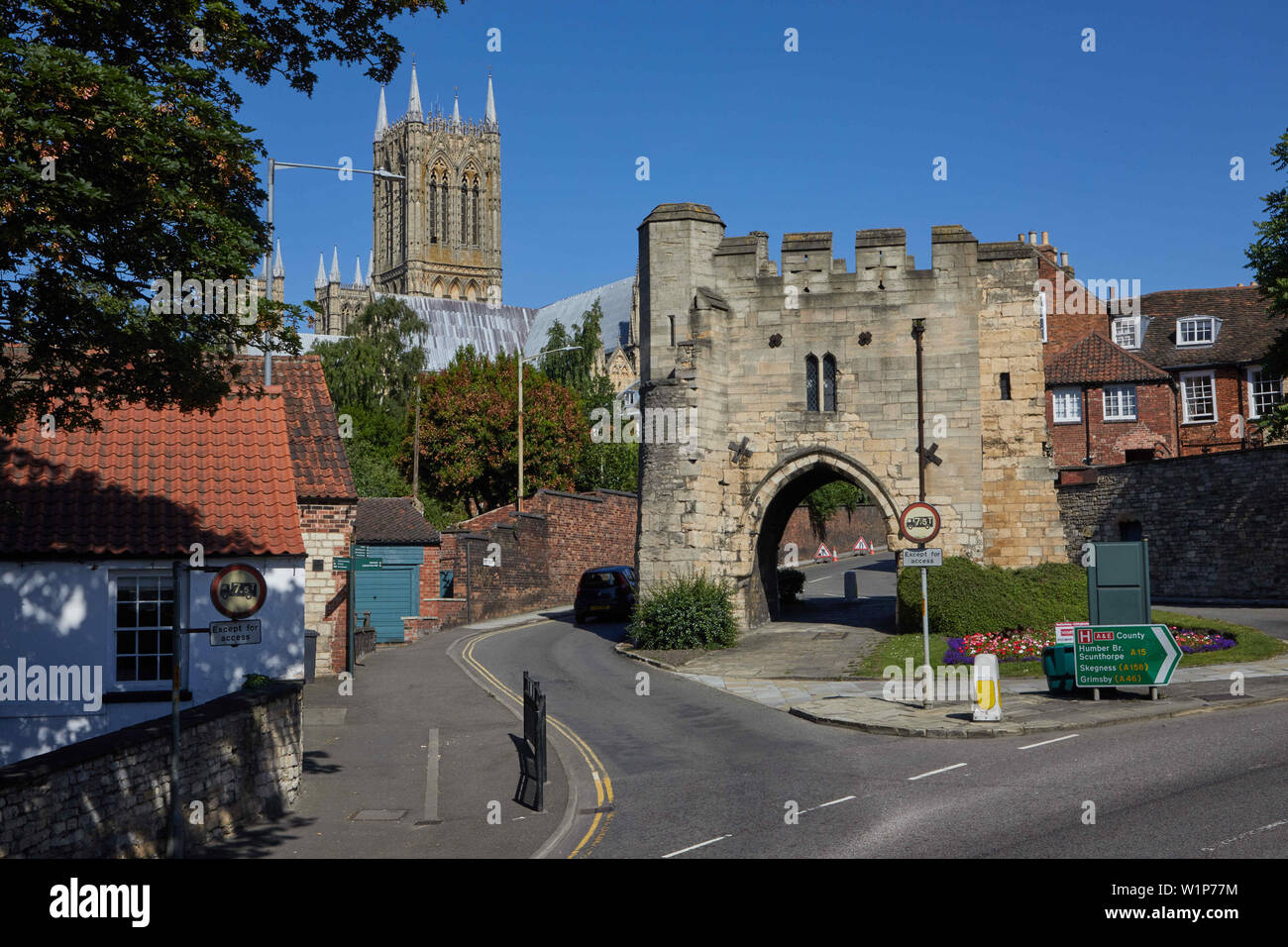 Pottergate Arch, Lincoln. UK Remains of the south-east gateway of the Medieval wall that surrounded the community of Lincoln Cathedral in the 13th cen Stock Photo