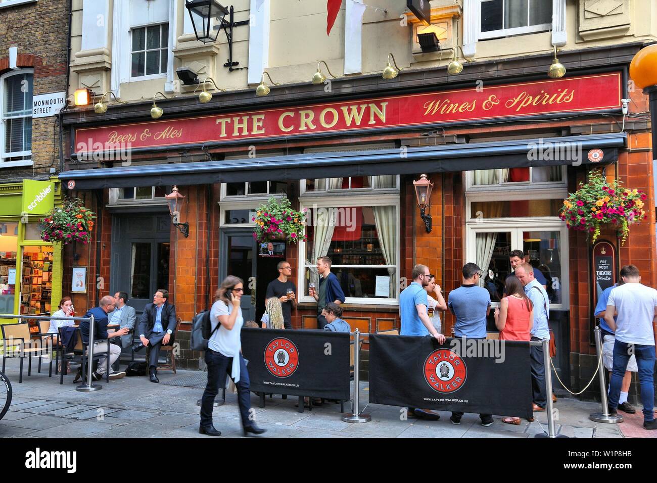 Taylor walker pubs hires stock photography and images Alamy